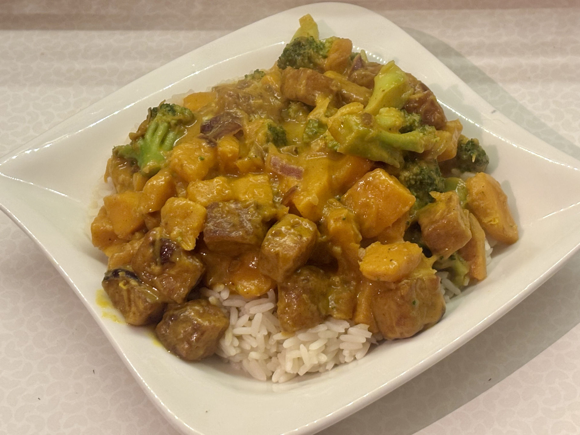 Süßkartoffel-Tofu Curry