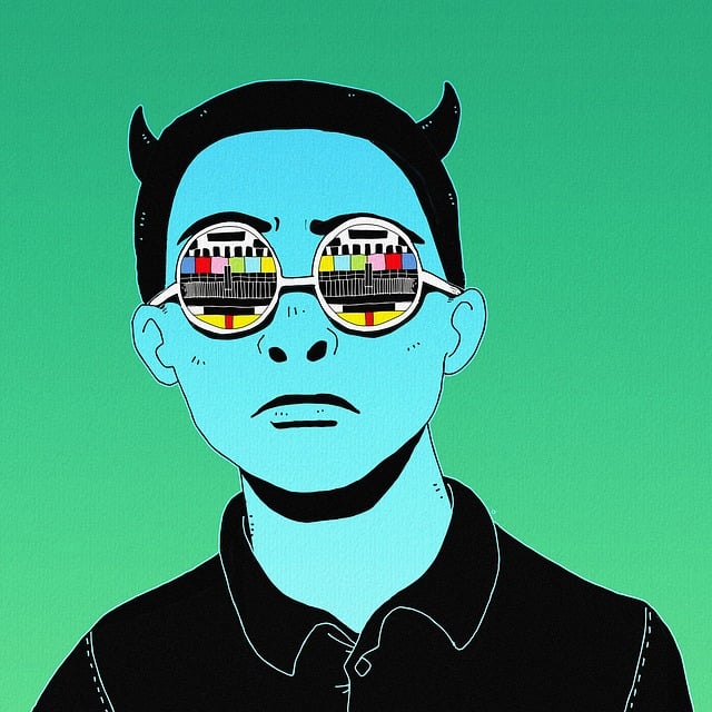 Illustration eines Mannes, der vor einem Farbverlaufshintergrund in Türkis und Grün dargestellt ist. Der Mann hat blaue Haut und trägt ein schwarzes Poloshirt. Er hat kurze, dunkle Haare und zwei kleine, schwarze Hörner, die von seinem Kopf ausgehen, was ihm ein leicht dämonisches Aussehen verleiht. Besonders auffällig sind seine Brillen: Die Gläser sind keine normalen Linsen, sondern zeigen das typische "Testbild" oder "Farbbalkenmuster", das früher bei einem verlorenen Fernsehsignal oder vor Programmbeginn zu sehen war. Dieses Muster besteht aus vertikalen Streifen in verschiedenen Farben (weiß, gelb, cyan, grün, magenta, rot, blau und schwarz). Der Ausdruck des Mannes ist ernst oder nachdenklich, mit einem leicht leeren Blick. Sein Gesicht ist mit kleinen, feinen Linien konturiert, die Details wie seine Augenbrauen und Lippen andeuten. Der Stil der Illustration ist grafisch und stilisiert, mit klaren Linien und Flächen. Die Farbgebung ist leuchtend und kontrastreich.